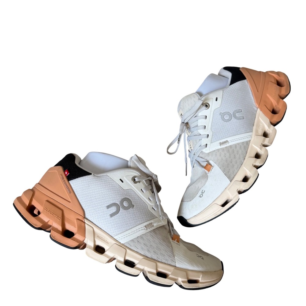On Cloudflyer Women's Sneakers White Copper size 8